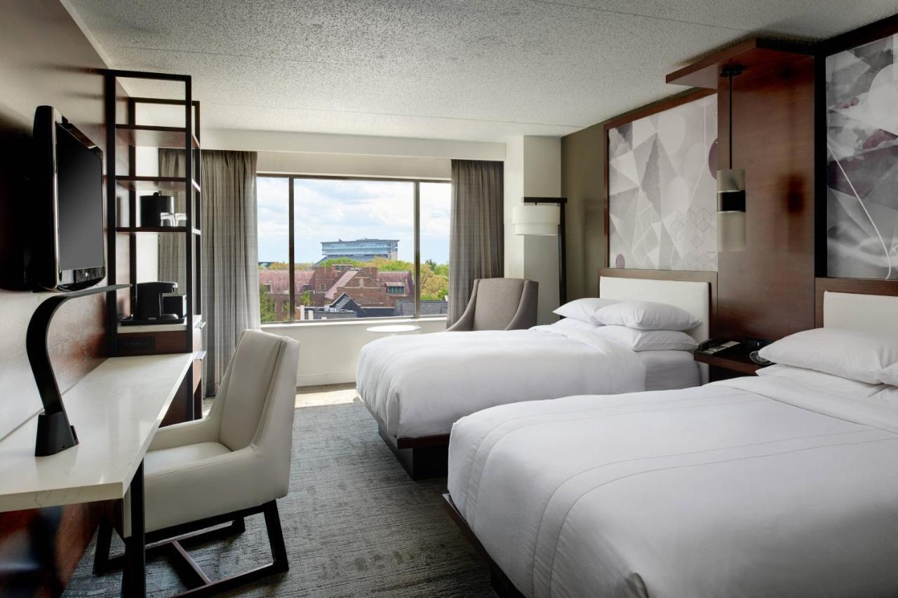 Hotel Marriott East At Place 3*