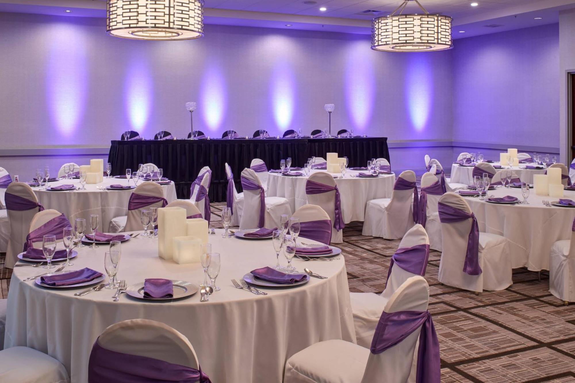 Marriott East At Place Hotel 3*