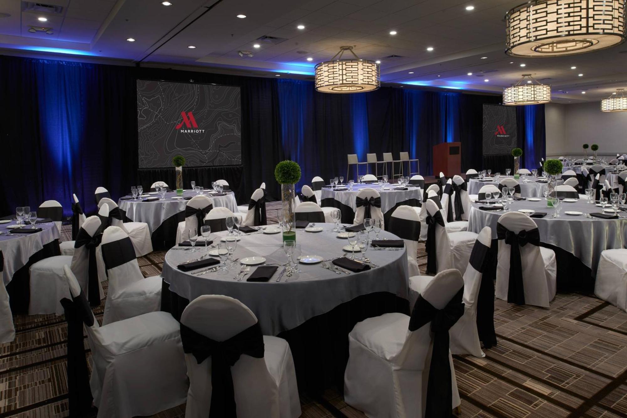 Hotel Marriott East At Place