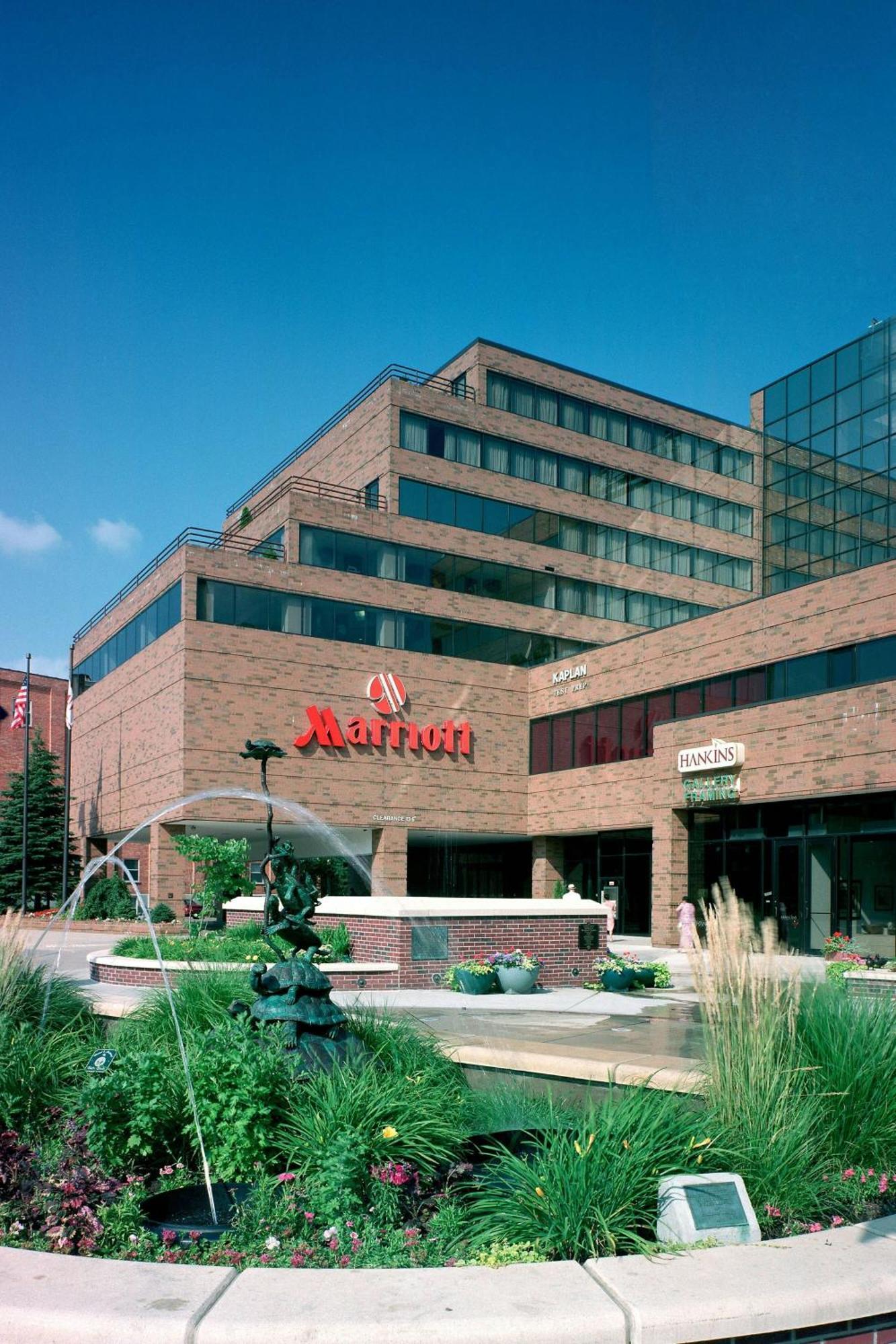 Marriott East At Place 3* Lansing