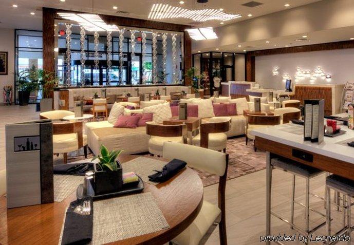 Marriott East At Place Hotel