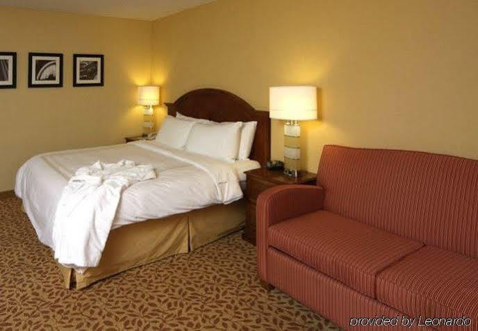 Hotel Marriott East At Place 3*